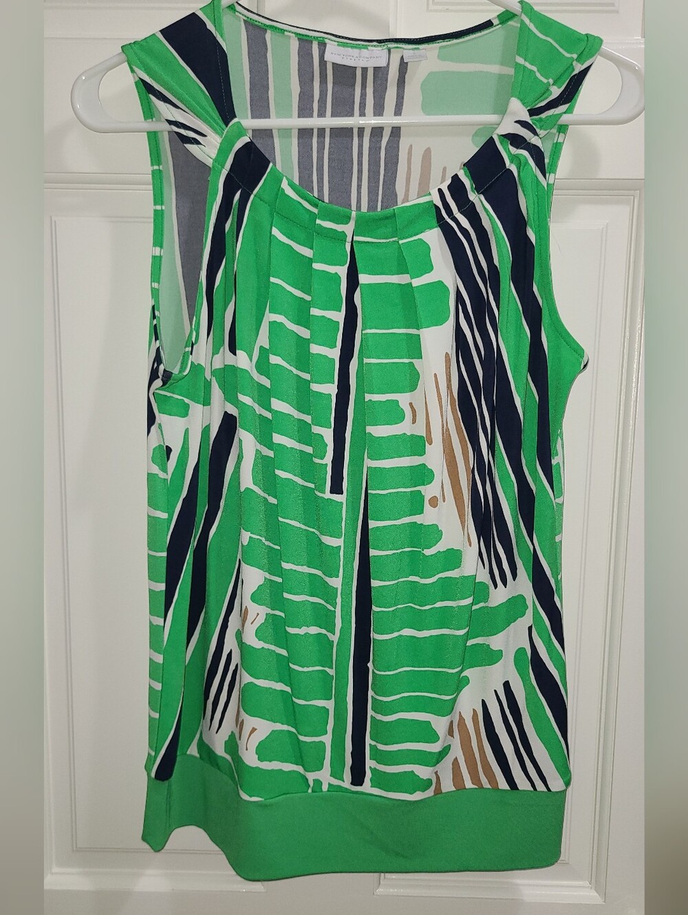 New York & Company Sleeveless Green Abstract Print Women's Top